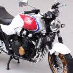 ماکت موتور CB1300 (سی بی ۱۳۰۰) برند Automaxx رنگ سفید - Image 2